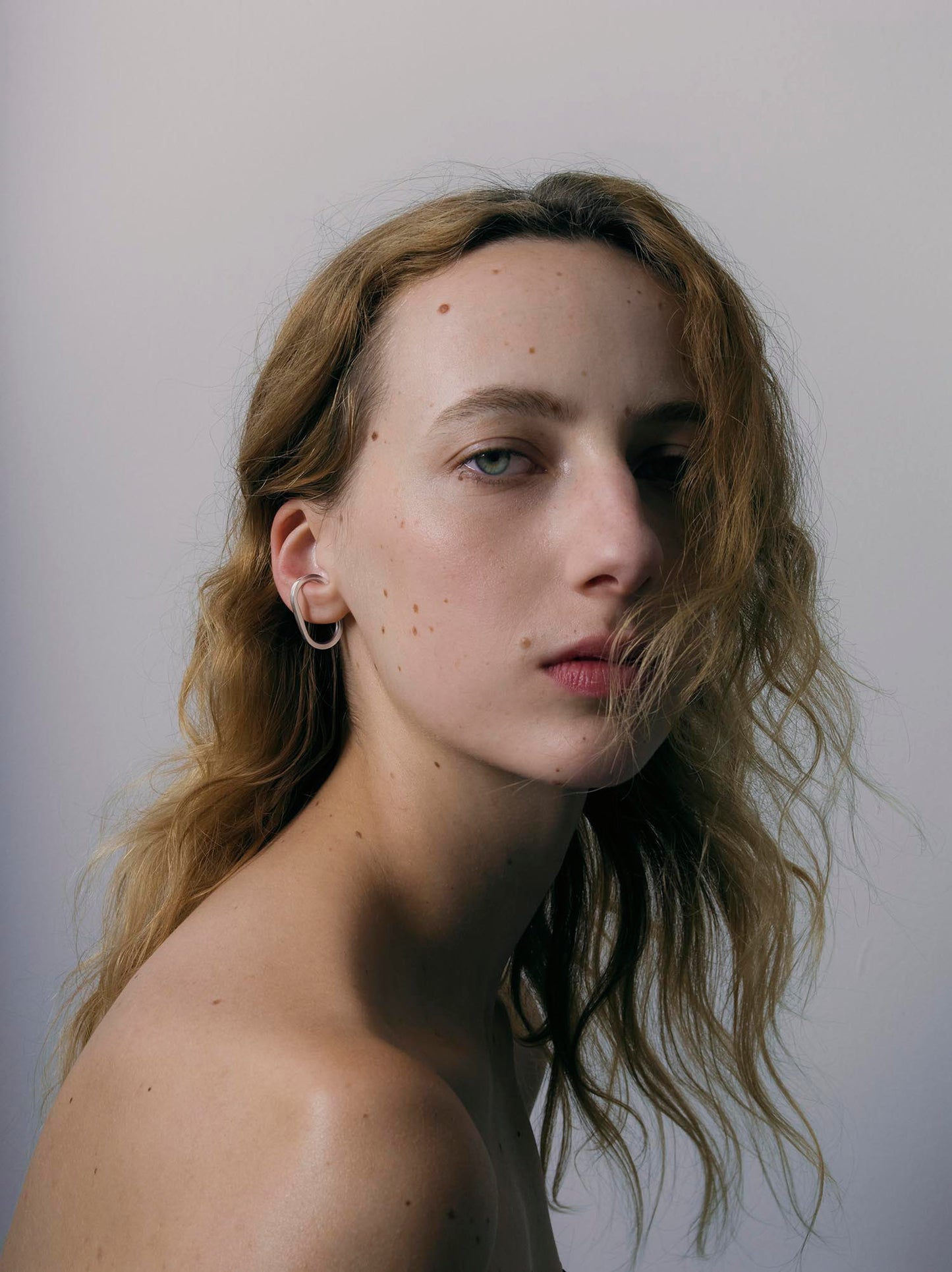 Ear cuff Tau circle