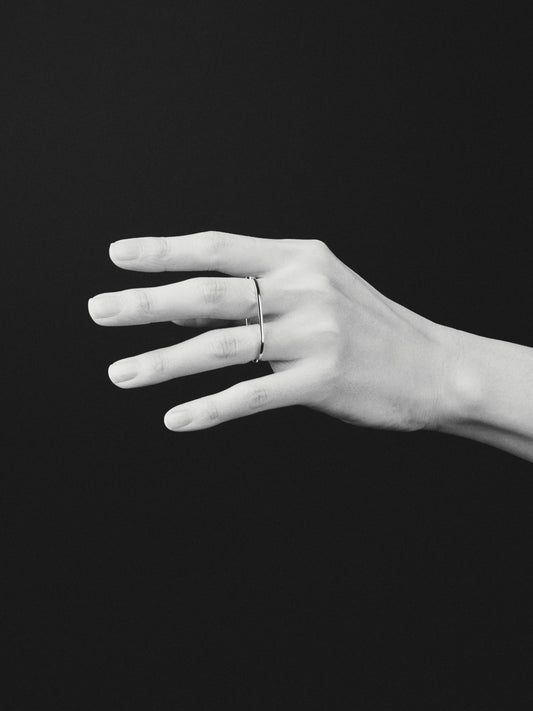 Ambivalence circle ring