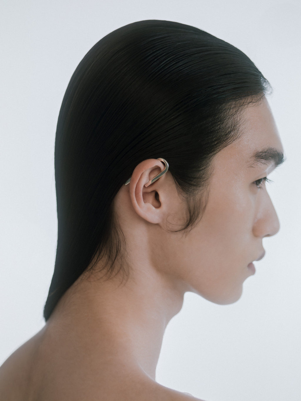 Eta circle ear cuff