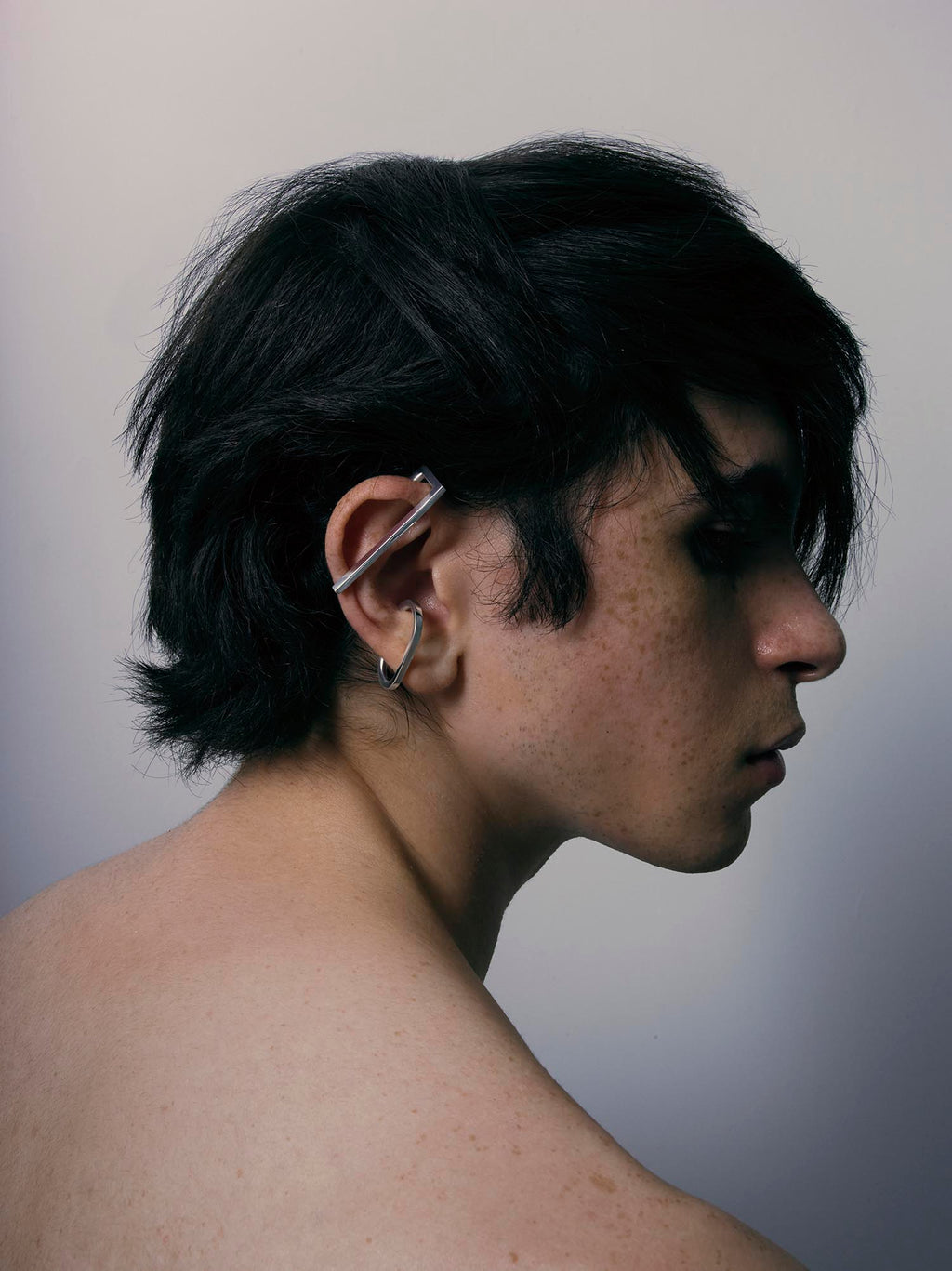 Tau circle ear cuff