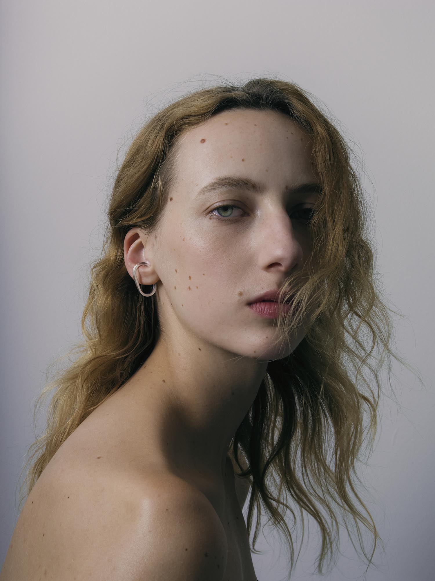 Ear cuff Tau circle