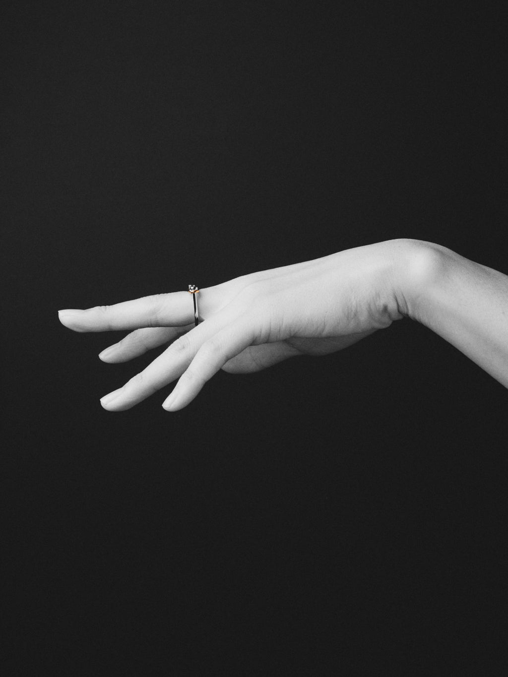 Phi ring - yellow gold