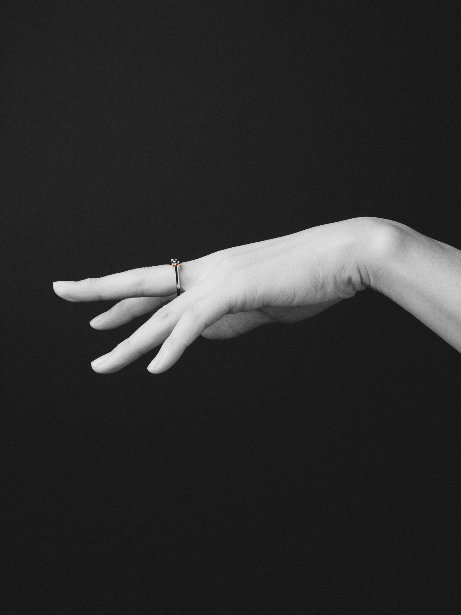 Phi ring - yellow gold