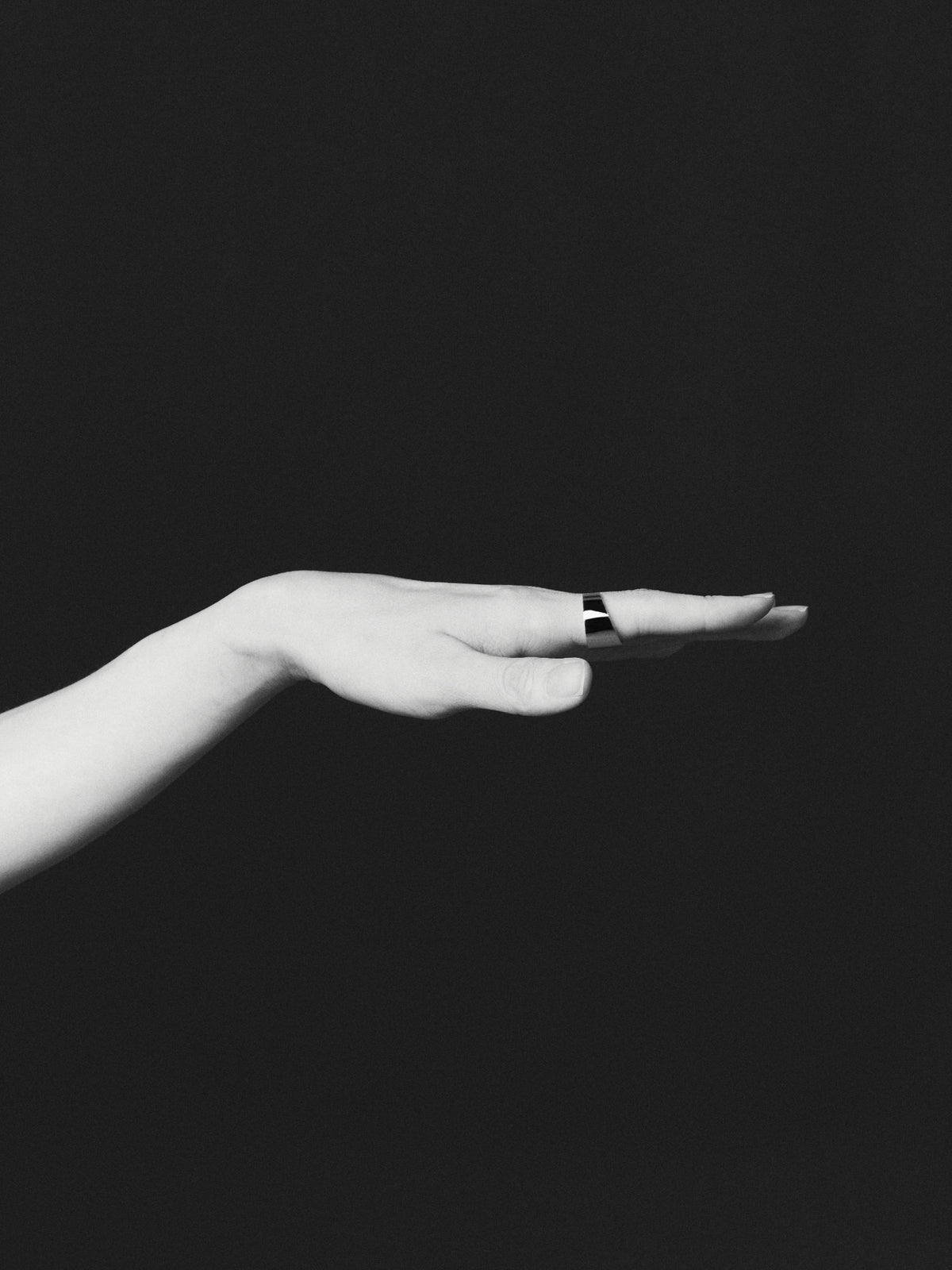 Apatheia ring